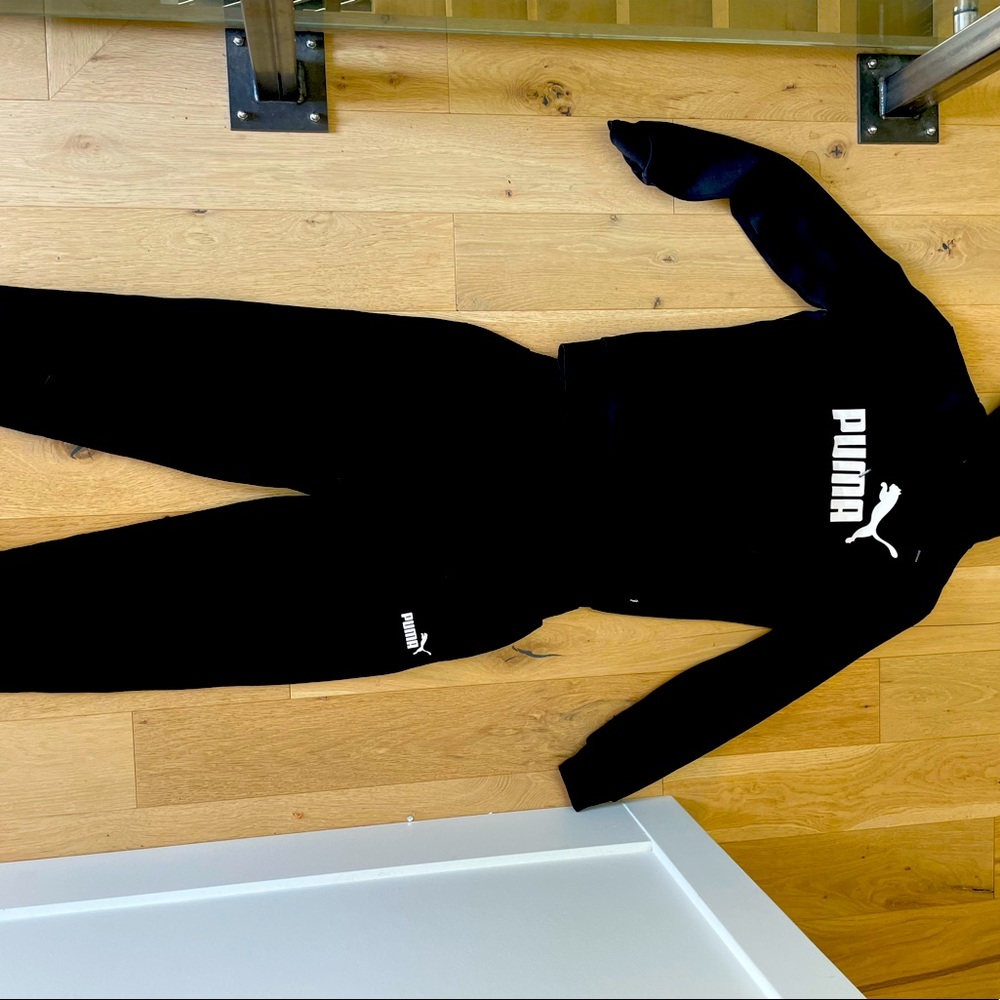 Women Puma hoodie and joggers set, sized small